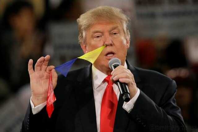 Donald Trump zászlókat húz ki az orrából