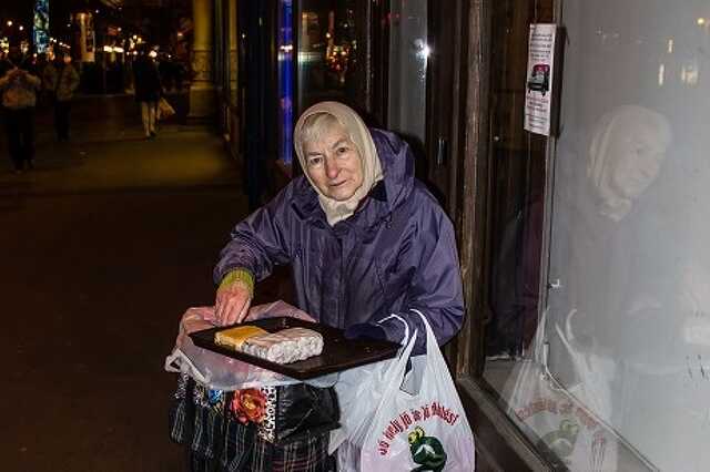 Irénke néni, a Nyugati tér sütiárusa