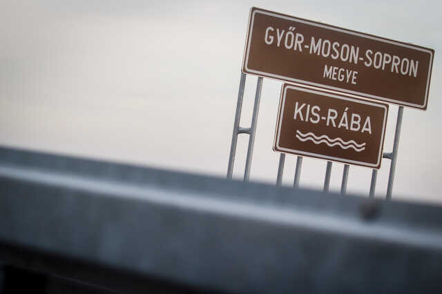 M86 Hegyfalu-Csorna közötti szakaszának átadása