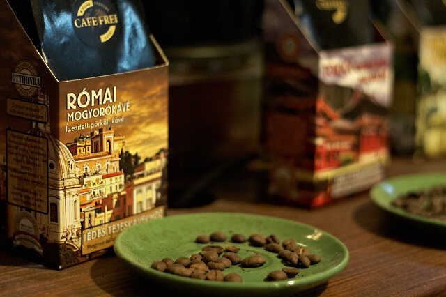 Zene és kávé találkozása a Frei kávézóban