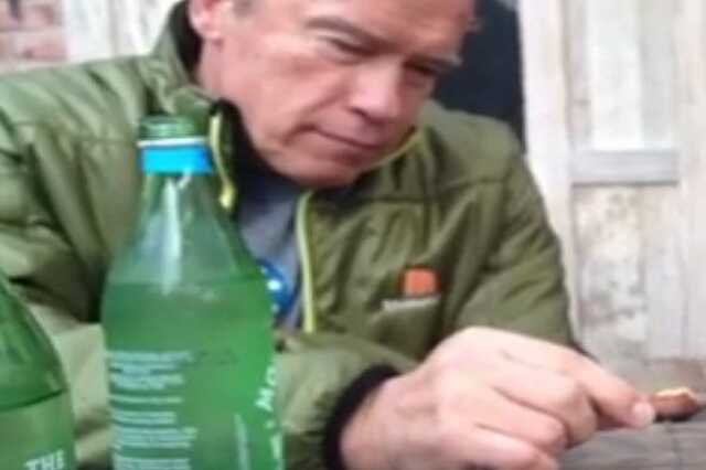 Nézzék kit kényeztet a volt Terminátor, Schwarzenegger