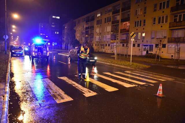 Gyalogátkelőhelyen sodort el egy idős nőt egy autó 
