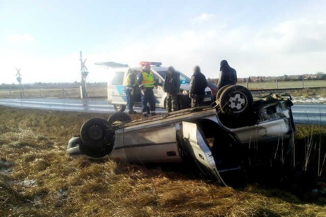 Árokba csapódott egy autó a 87-es főúton Gencsapáti térségében