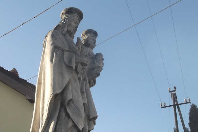 Patrona Hungariae-szobor Ikerváron