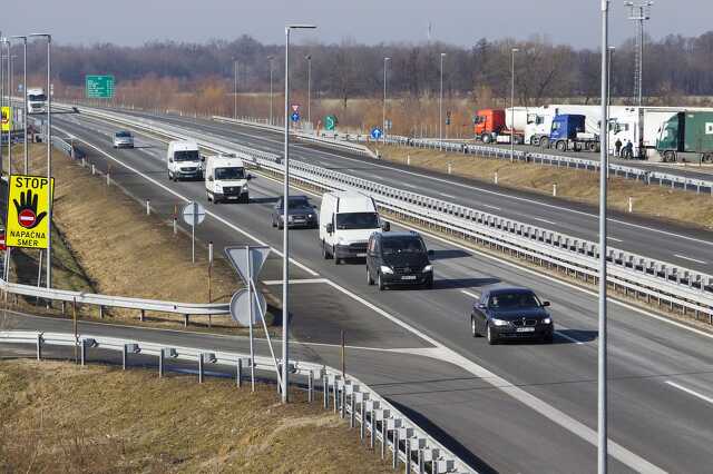 Magyarországra érkezett a veronai buszbaleset áldozatainak holttestét szállító konvoj