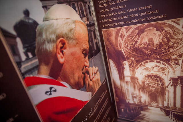 A Szombathelyi Sarlós Boldogasszony Székesegyház története című kiállítás- és kiadvány bemutatója