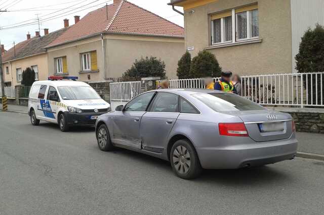Nem alkalmazta a jobbkézszabályt - Audival ütközött a VW