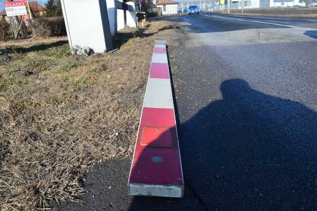 Letört sorompó Győrben