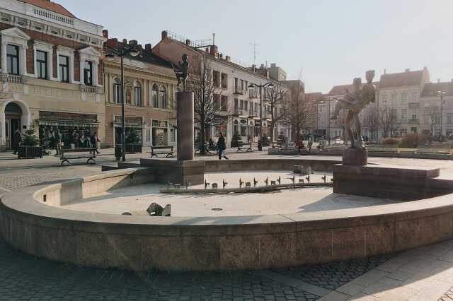 Nyáriasítják a Fő téri szökőkutat