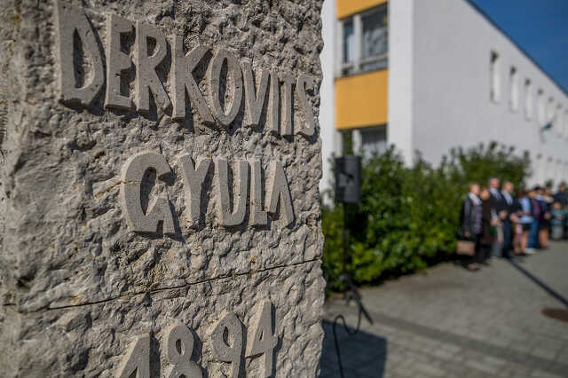 Koszoruzással kezdődött a Derkovits emlékhét