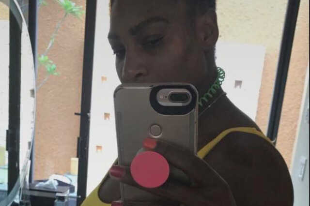 Serena Williams babát vár