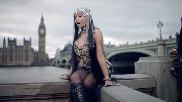 Kiakadtak az emberek, hogy Nicki Minaj új klipjében a londoni terrortámadás helyszínén szexizik