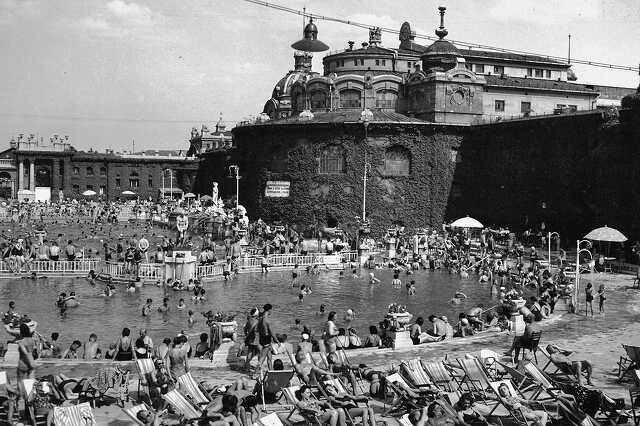 Széchenyi fürdő, 1943.