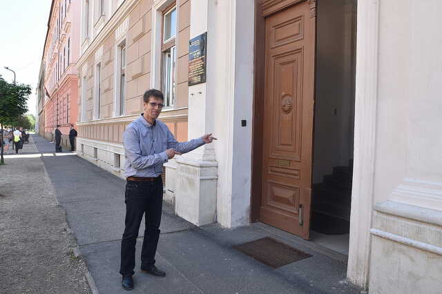 Őz rohant át a Zrínyi iskolán