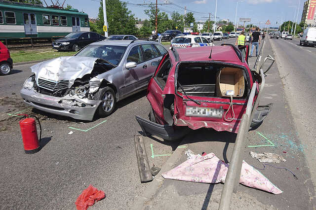 Összetört kocsik a fővárosban
