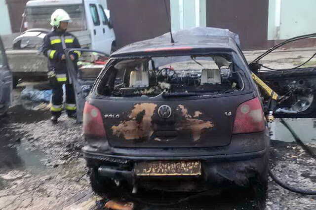 Kiégett egy VW Szombathelyen