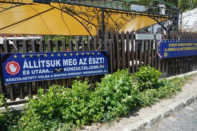 Állítsuk meg! plakátok Tihanyban