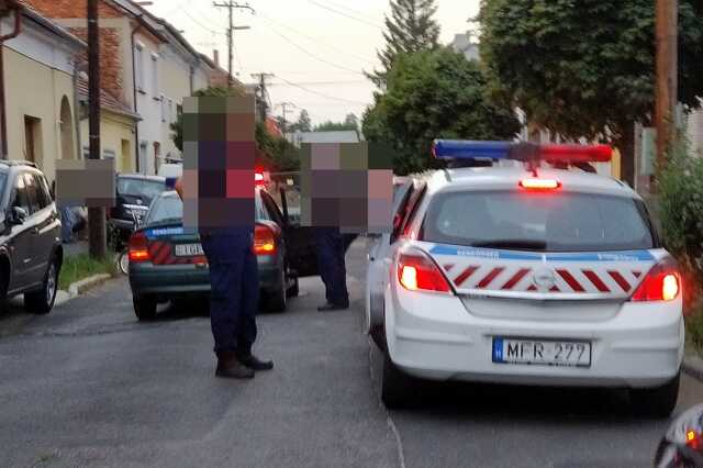 Ittas sofőr ütközött parkoló autónak