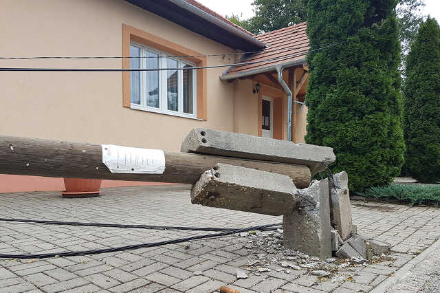 A vihar pusztítása Bajánsenyén