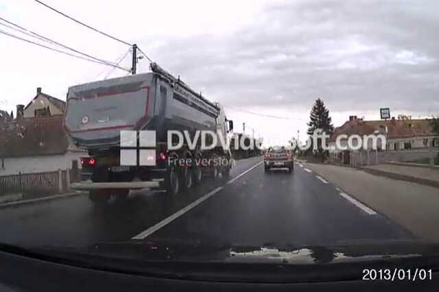 Előzés a 8-as úton 