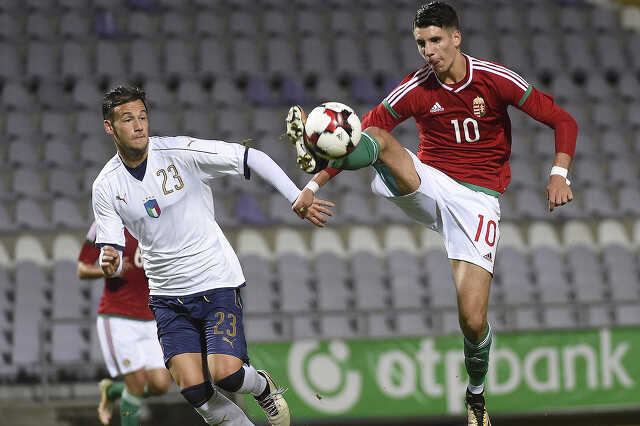 Szoboszlai Dominik szökik meg az olasz Alessandro Murgia mellett