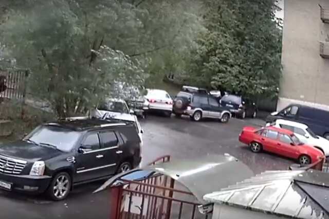 Négy autó fél perc alatt
