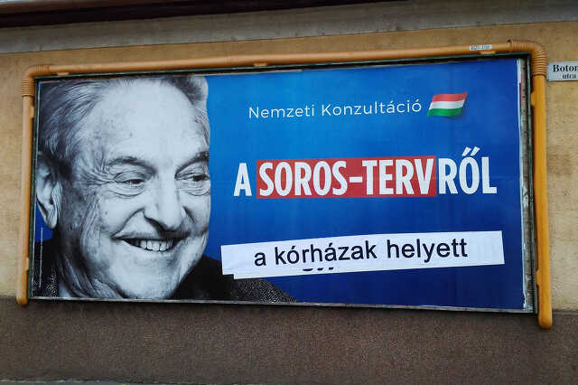 Soros-plakátok Szolnokon