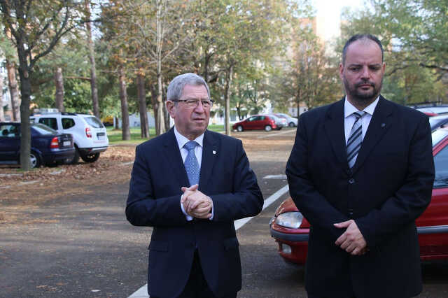 Nagy László utcai parkoló átadása