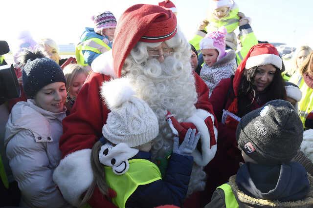 Budapestre érkezett a lappföldi Mikulás