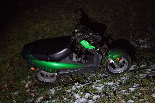 Fekvő gyalogost gázolt egy motor