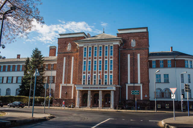 ELTE SEK A-épület