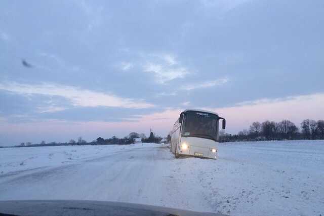 Elakadt busz a hóban Bő és Mesterháza között