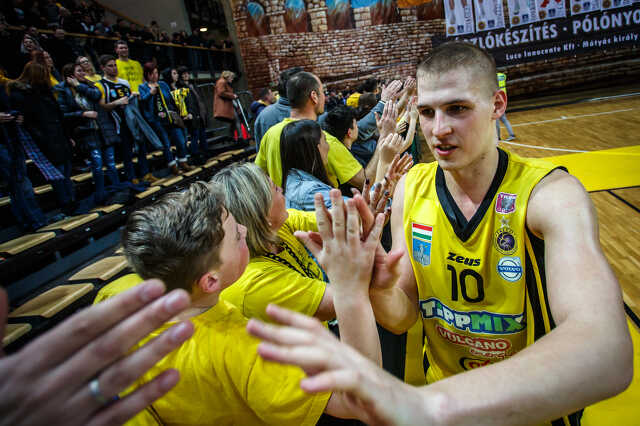 Ünneplés a Falco-Körmend után