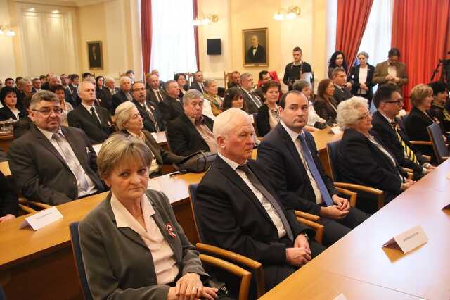 Ünnepi közgyűlés a megyeházán