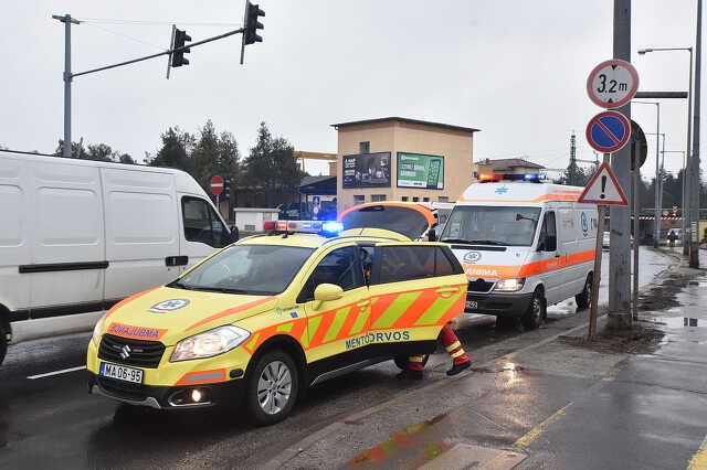 Sokáig küzdöttek a könyvolvasó hajléktalan férfi életéért
