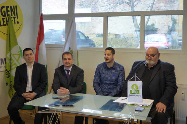 Bogáti András, György István Péter és Németh Ákos Ungár Péter társaságában