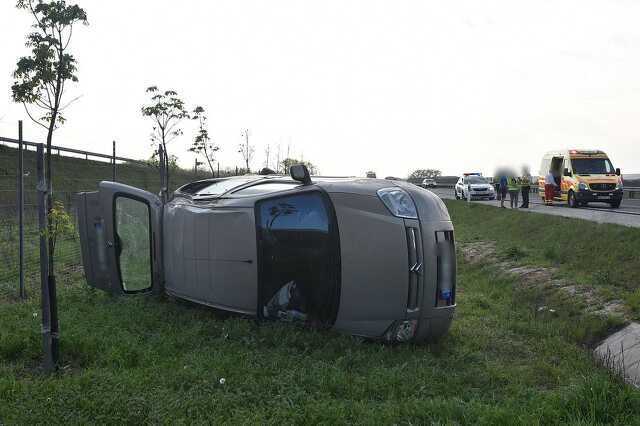 Átrepült az árkon egy Citroen az M86-oson