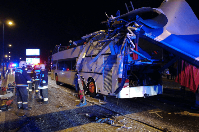 Buszbaleset a Ferihegyen