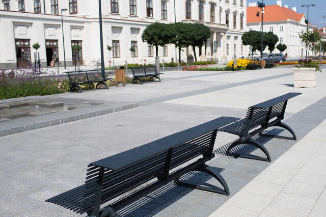 Berzsenyi tér