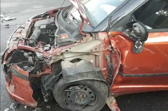 Félfrontális baleset a Jókai utcában