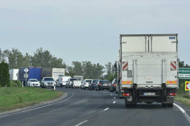 Dugó a 86-os úton