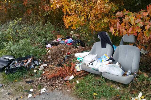 Illegális szemétlerakó Bozsokon