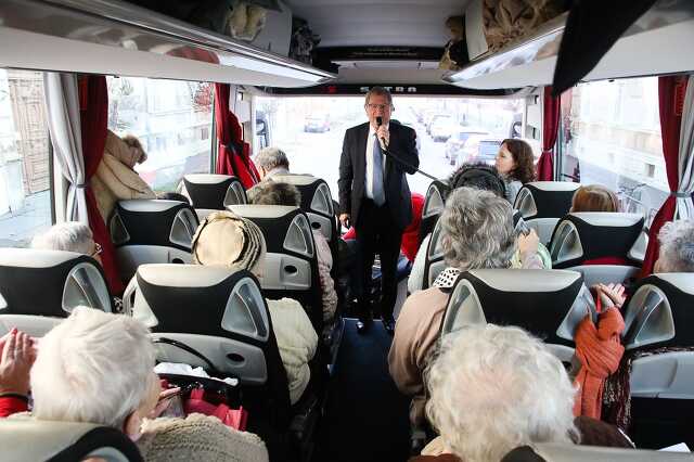 Puskás Tivadar a buszon