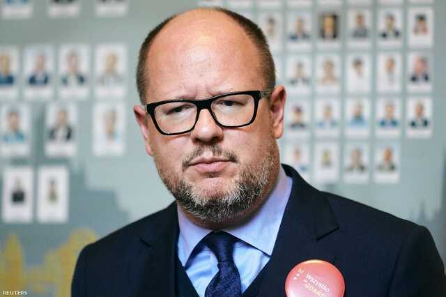A megkéselt gdanski polgármester, Pawel Adamowicz