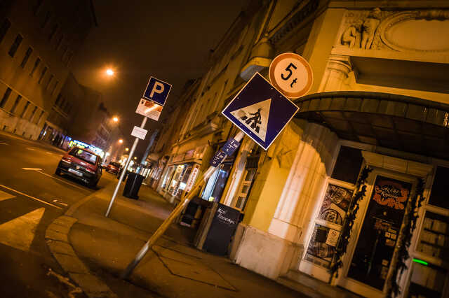 megdőlt a tábla