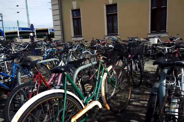 Biciklitemető a szombathelyi vasútállomásnál