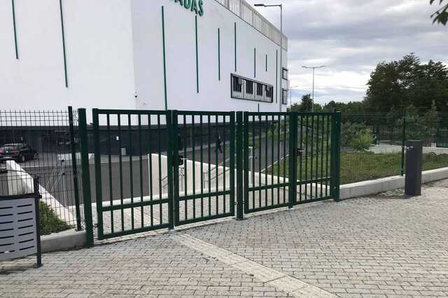 Itt bizony se ki, se be - a biztonsági őrökön kívül
