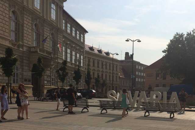 Kossuth utca és Berzsenyi tér a karneválon