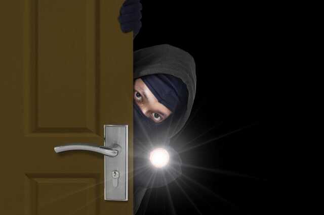 betörés
