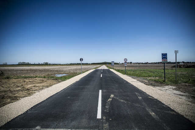 Elkészült az útfelújítás Zsira és Locsmánd között 